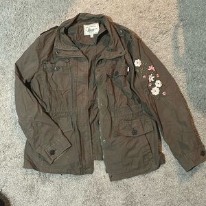 Bass army green detailed jacket
